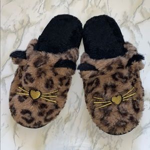 Dearfoams House Slippers Cheetah print size 7-8